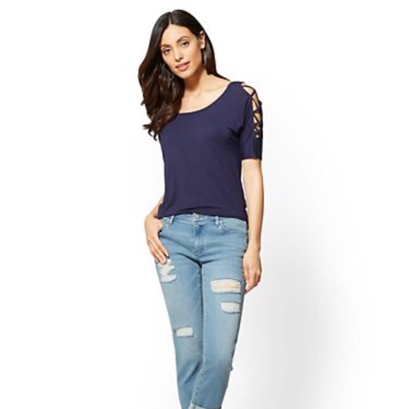 Distressed crop boyfriend jeans - Picture 2 of 3